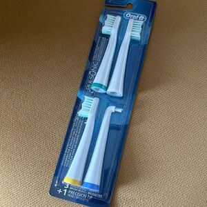 Oral B brush head